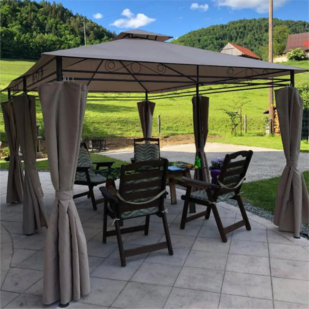 Jan Horák - Pavilon má pevnou konstrukci, za rozměr 3×4 m je cena příznivá. Montáž je jednoduchá. Doporučuji nákup.