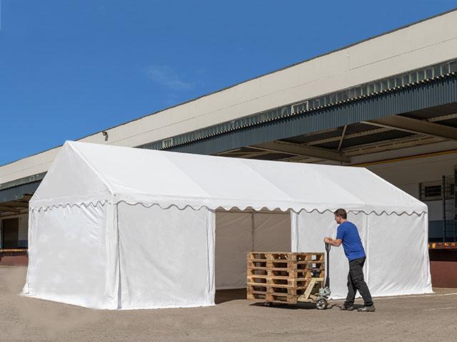 Jan Pokorný - Skvělá věc! Stan jsem postavil před sklad a získal další prostor.